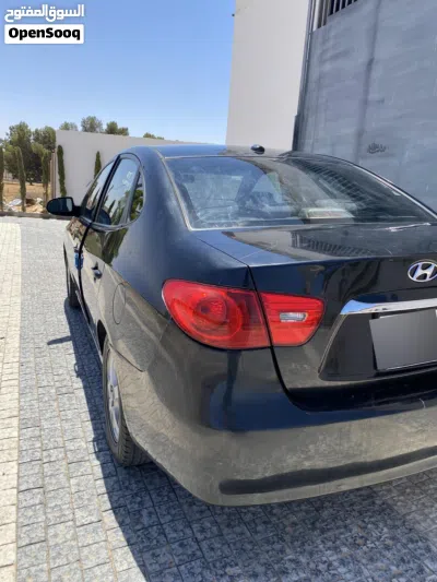 Hyundai Avante SE 3