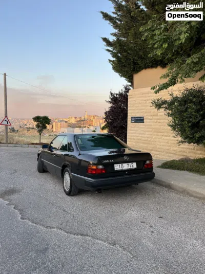 Mercedes Benz E-Class E 300 2