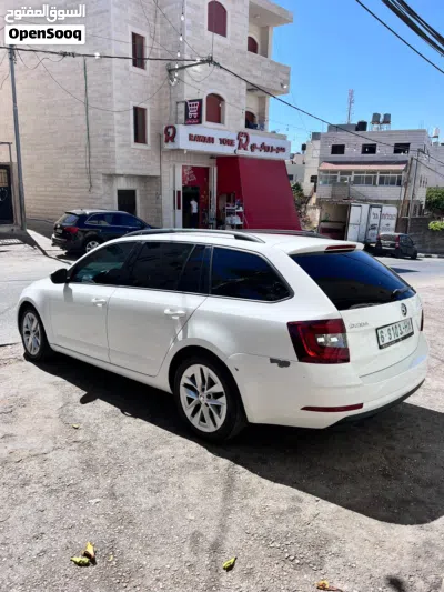 سكودا اوكتافيا Standard 4