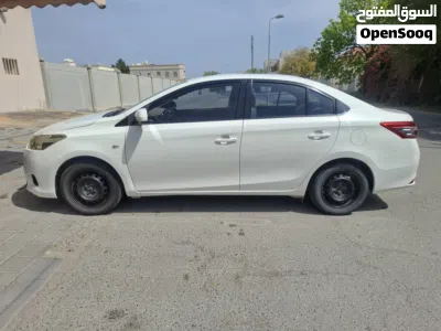 Toyota Yaris E 3
