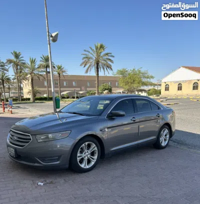 Ford Taurus SEL 2