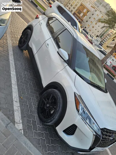 Nissan Kicks SV 2