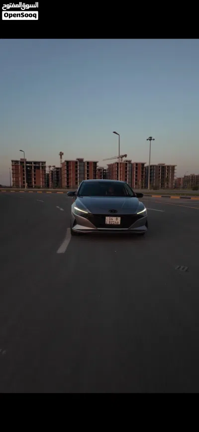 Hyundai Elantra SEL 2
