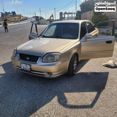 Hyundai Accent Standard 3