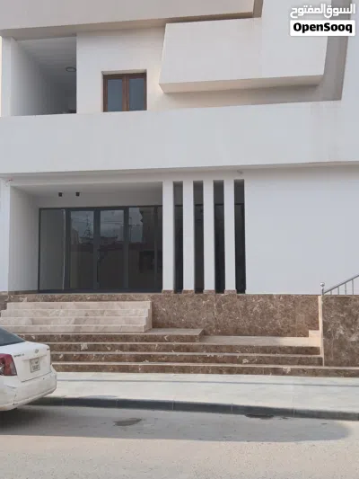 مبني اداري بموقع ممتاز للأيجار بمنطقة شارع الظل 3