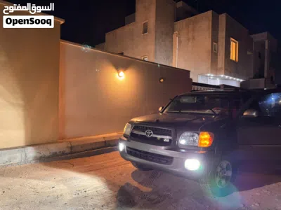 Toyota Sequoia SR 5 2