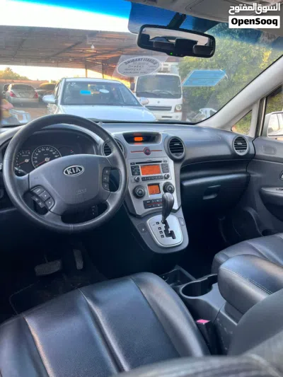 Kia Carens Luxury 4