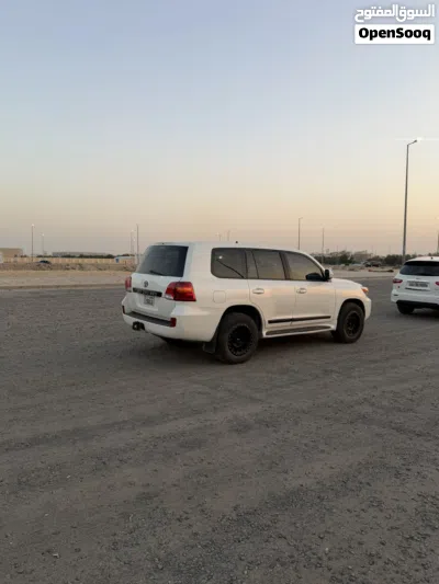 تويوتا لاند كروزر GXR 3