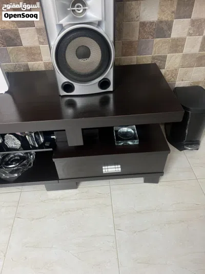 طاولة تلفزيون شبه جديده 3