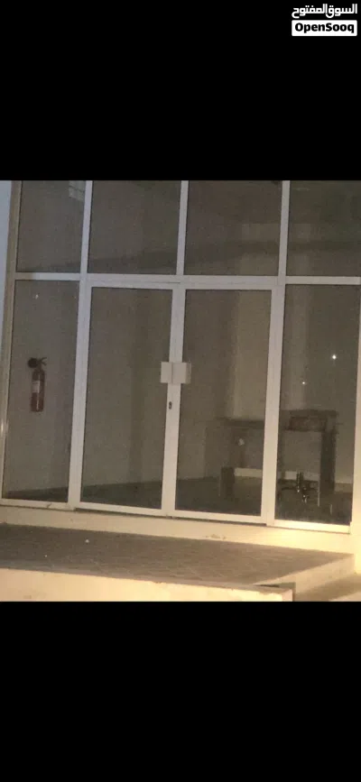 محل للبيع موقع ممتاز بنايه جديده 2