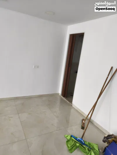 محل للايجار في موقع مميز 2