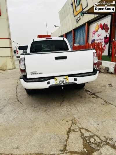 Toyota Tacoma Standard 2