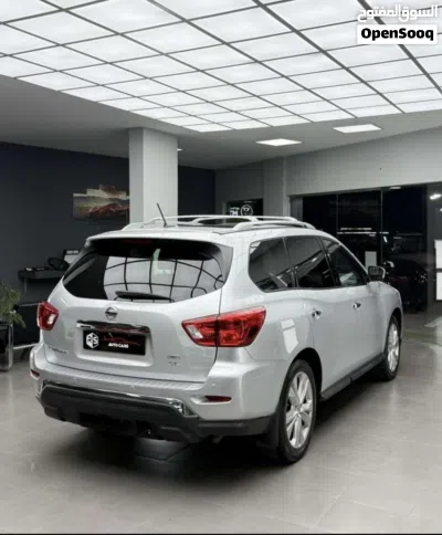 Nissan Pathfinder SL 4