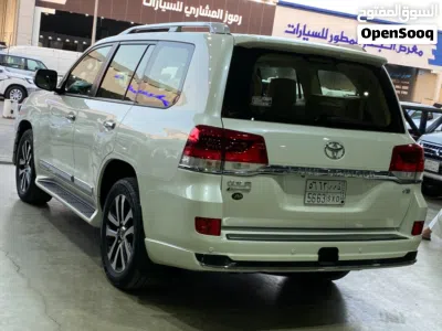 Toyota Land Cruiser GXR 4