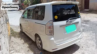 باص فوكسي 2010 شبة جديد خالي من اي عيب...ولا تبدل فيه حتى مسمار...عررررطة ب 4 مليون ريال يمني فقط لا 2