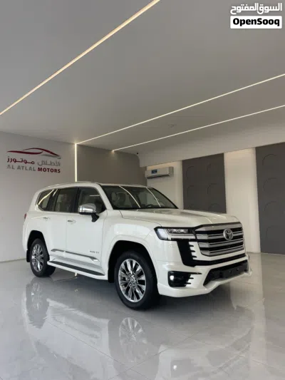 Toyota Land Cruiser VXR 2