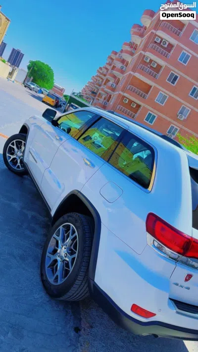 جيب جراند شيروكى L Limited 4X2 3
