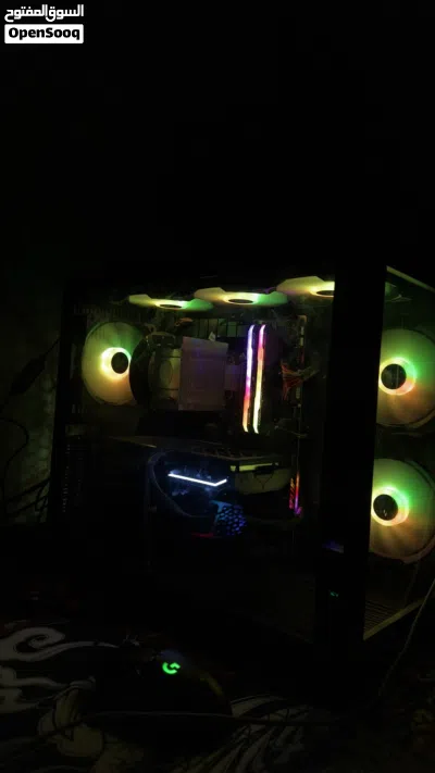 PC للبيع مع كافة الملحقات شاشة وكيبورد وماوس 2