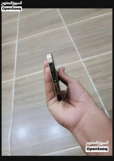 ايفون12بروماكس رسمي ب800ريال 4