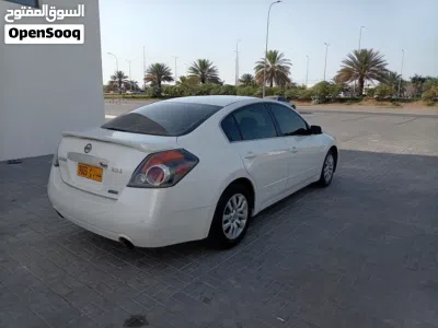 Nissan Altima S 4