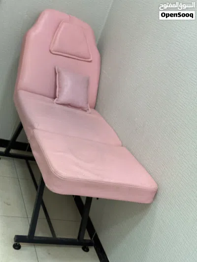 للبيع سرير تجميل متعدد الاستعمالات بحاله جيده 2