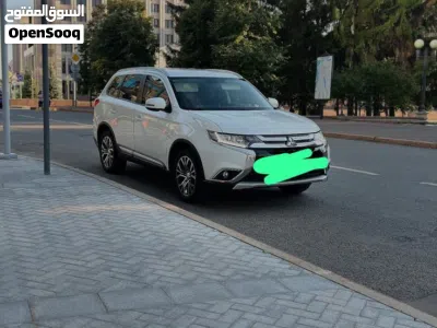 Mitsubishi Outlander Standard 2