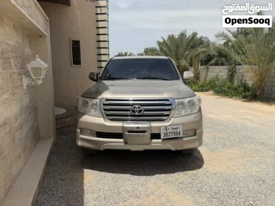 Toyota Land Cruiser VXR 4