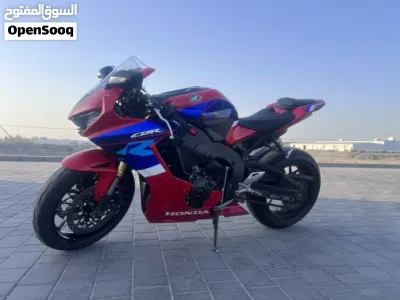 Honda CBR1000RR 2
