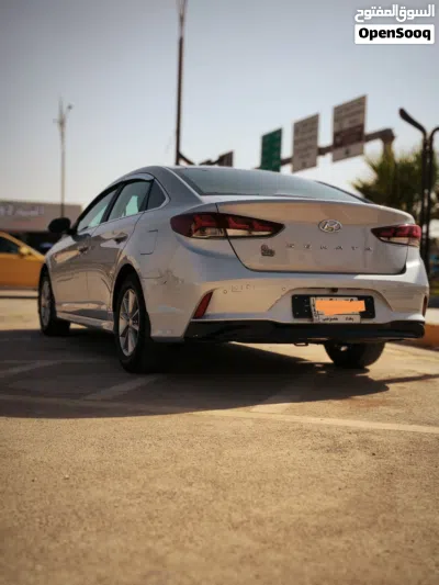 Hyundai Sonata GL 2