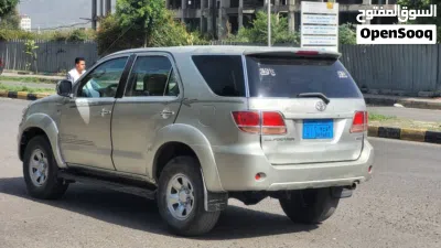 Toyota Fortuner SR5 2