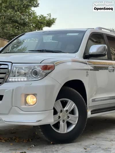 Toyota Land Cruiser VXR 4