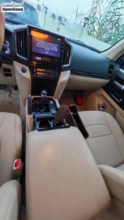 Toyota Land Cruiser GXR 4