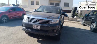 Toyota Fortuner SR5 2