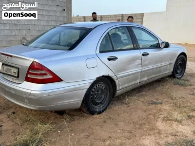 مرسيدس بنز الفئة-C C 200 3