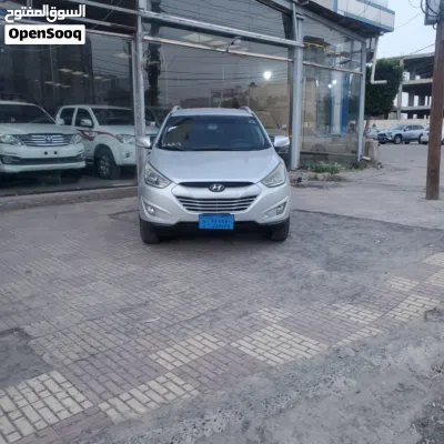 Hyundai Tucson GL 4
