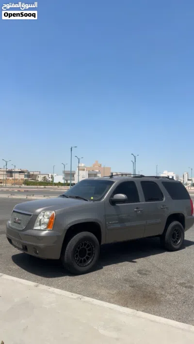 GMC Yukon SLT 2