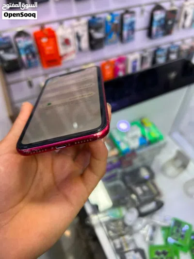 ايفون 11 العادي 4