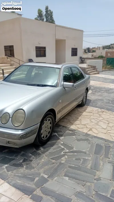 Mercedes Benz E-Class E 200 3
