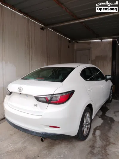 Toyota Yaris IA 2