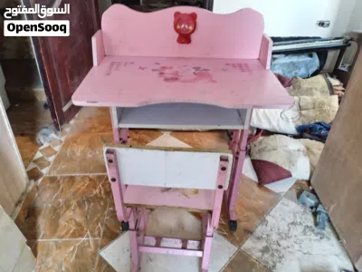 مكتب اطفال رائع لتدريب الطفل علي المذاكرة عباره عن كرسي ومكتب به رف للمحافظه علي الكتب 3