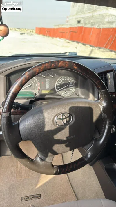 Toyota Land Cruiser VXR 4