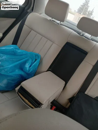 مرسيدس بنز الفئة-E E 300 4