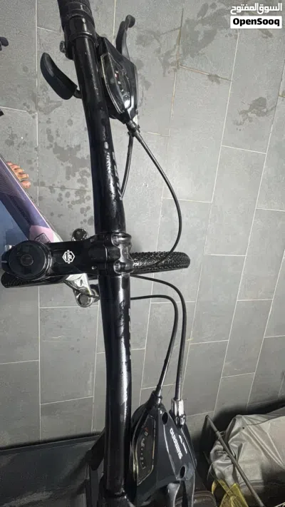 سيكل road bike عليه تواير شبه جبليه و قابل للطي السعر 500 و قابل للتفاوض 2