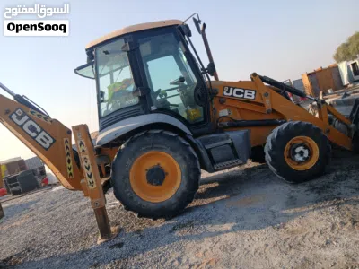 جي سي بي بحاله ممتازه شغال في الموقع 2