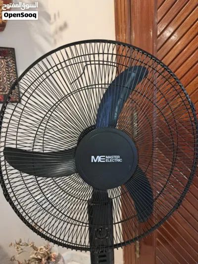 مروحه ستاند Master Electric ثلاث سرعات بحاله ممتازه مع تايمر 3
