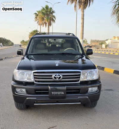 Toyota Land Cruiser VXR 2