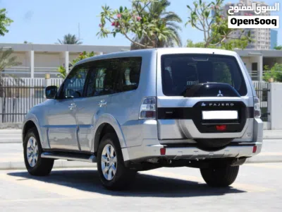 Mitsubishi Pajero GLS 2