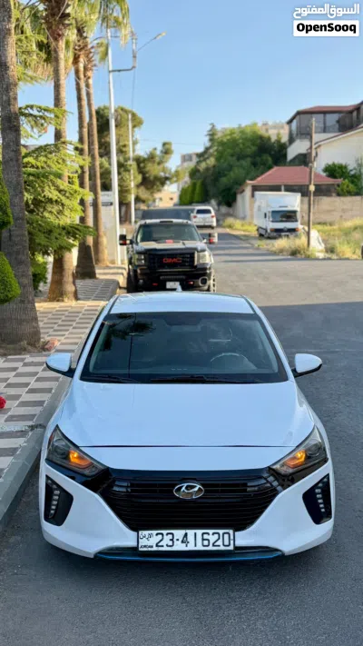 Hyundai Ioniq Standard 4