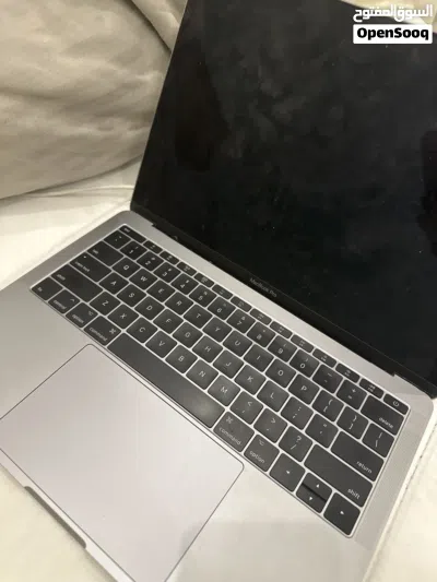 للبيع عاجلMacBook 13 , 2017 4