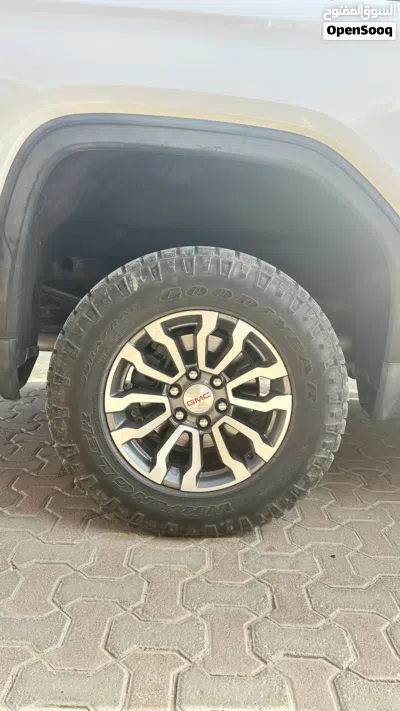 جي إم سي سييرا 1500 AT4 4
